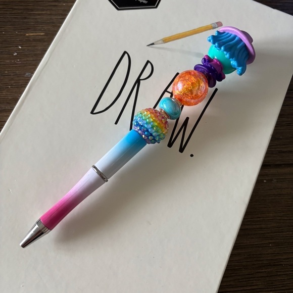 Disney Doorables: Nightmare Before Christmas: Shock handmade beaded pen - Picture 3 of 3